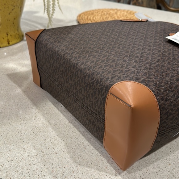 NWT Michael Kors Special Edition Large Tote - Picture 6 of 8